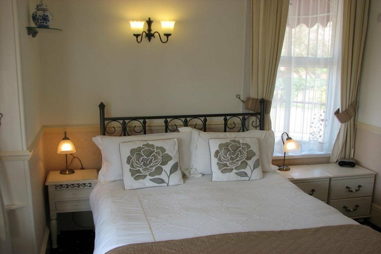 Crown Lodge Торки Экстерьер фото