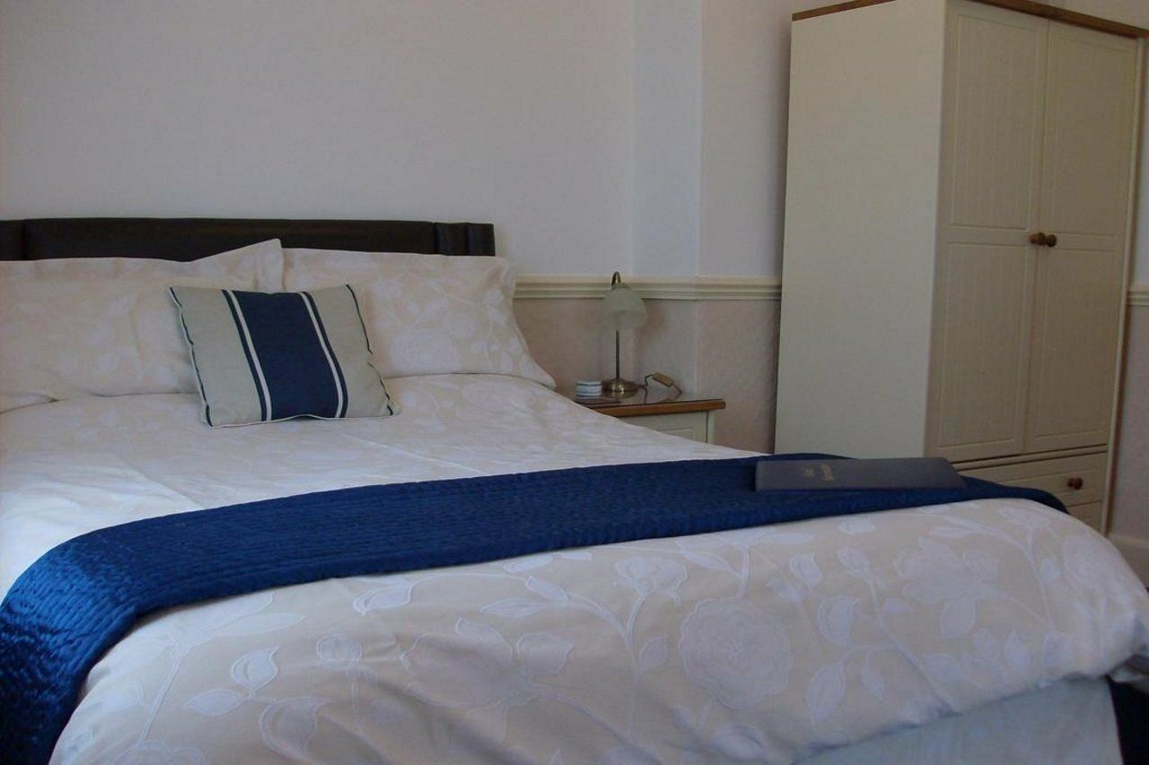 Crown Lodge Торки Экстерьер фото